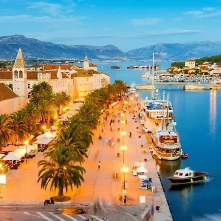Slavica 12 Trogir